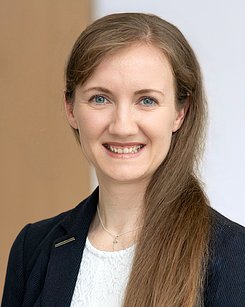 Frau  Janna Neumann